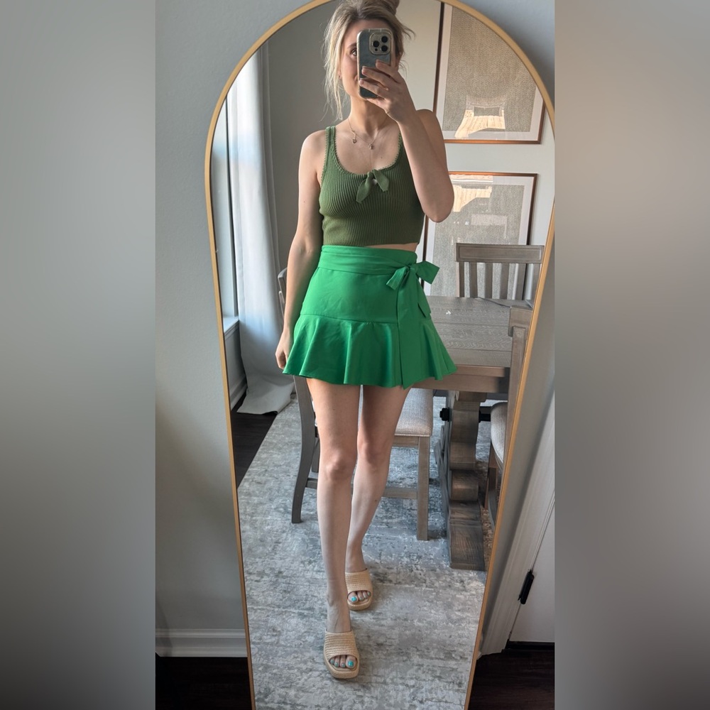 ZARA St Patrick’s Green Wrap Skort Skirt with Shorts Under with Side Tie Bow - Picture 3 of 16